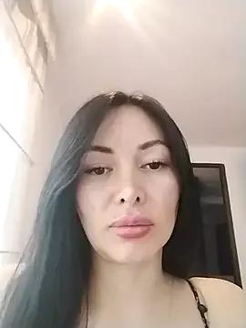 Discover our girls online shows and discover the company of countless livestreamers, with stunning shapes, sex toys and more.