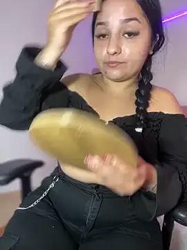 Discover our girls online shows and discover the company of countless livestreamers, with stunning shapes, sex toys and more.