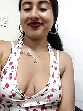 Discover our girls online shows and discover the company of countless livestreamers, with stunning shapes, sex toys and more.