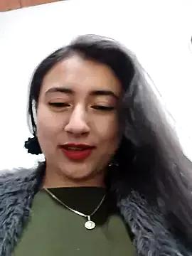 Discover our girls online shows and discover the company of countless livestreamers, with stunning shapes, sex toys and more.