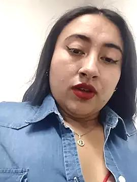 Discover our girls online shows and discover the company of countless livestreamers, with stunning shapes, sex toys and more.