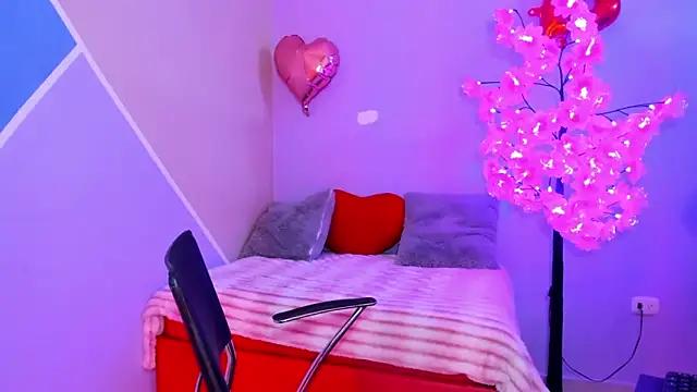 Discover our girls online shows and discover the company of countless livestreamers, with stunning shapes, sex toys and more.
