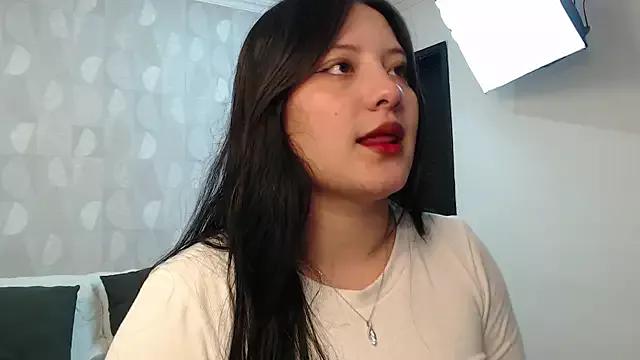 Discover our girls online shows and discover the company of countless livestreamers, with stunning shapes, sex toys and more.