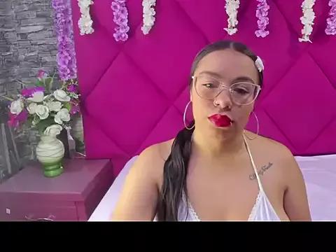 _Violeta_18 from StripChat is Freechat