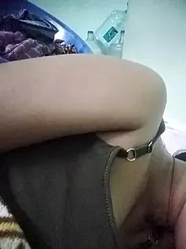 aadhini01 from StripChat