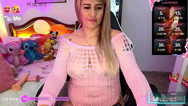 aamanda_Queen_ from StripChat is Freechat