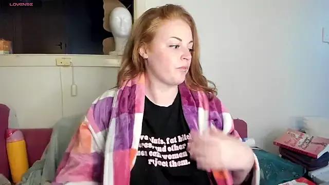 aaprill from StripChat