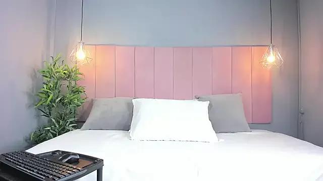 AariaLove from StripChat is Freechat