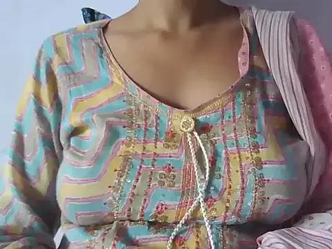 aarjulove from StripChat