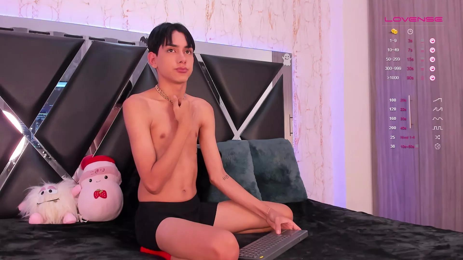 aaronKeller from StripChat