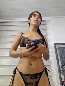 Discover our girls online shows and discover the company of countless livestreamers, with stunning shapes, sex toys and more.