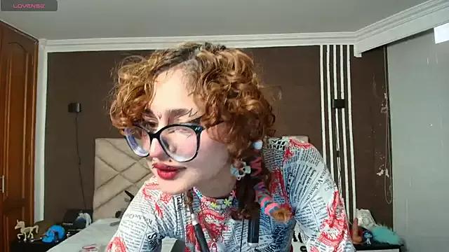 Discover our girls online shows and discover the company of countless livestreamers, with stunning shapes, sex toys and more.