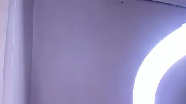 Abril_Hillss from StripChat is Freechat