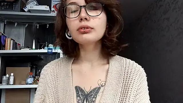 AchievedBlue from StripChat is Freechat