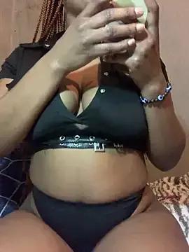 Discover our girls online shows and discover the company of countless livestreamers, with stunning shapes, sex toys and more.