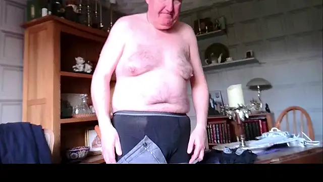 Adamdaddybear from StripChat