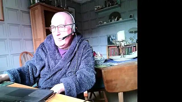 Adamdaddybear from StripChat