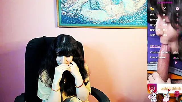 Discover our girls online shows and discover the company of countless livestreamers, with stunning shapes, sex toys and more.