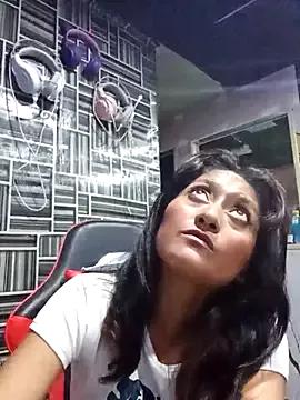 AdelaPow webcams show profile image 