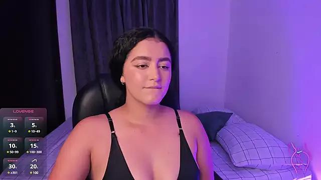 Adhara-zanne from StripChat