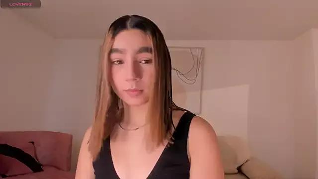 AdharaMoretti from StripChat