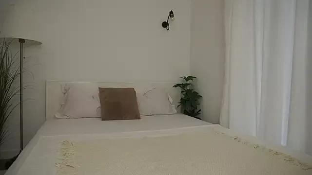 adisson_fox from StripChat is Freechat