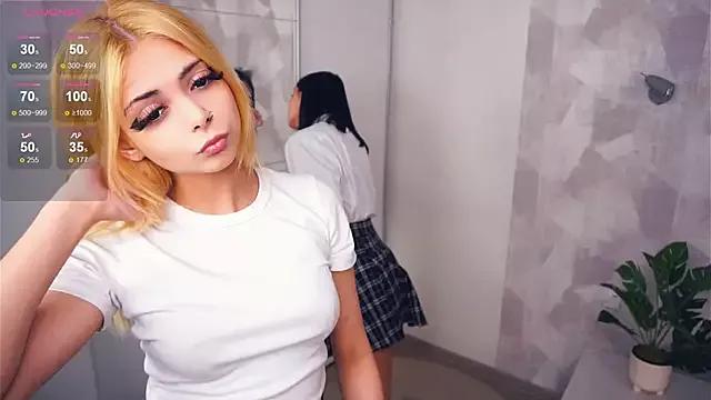 Discover our girls online shows and discover the company of countless livestreamers, with stunning shapes, sex toys and more.