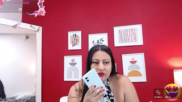 Discover our girls online shows and discover the company of countless livestreamers, with stunning shapes, sex toys and more.