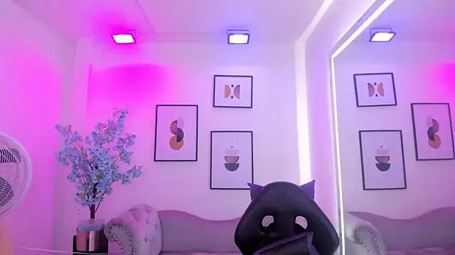 Agatha_luxx from StripChat
