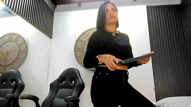 Agatha_Pleasure from StripChat