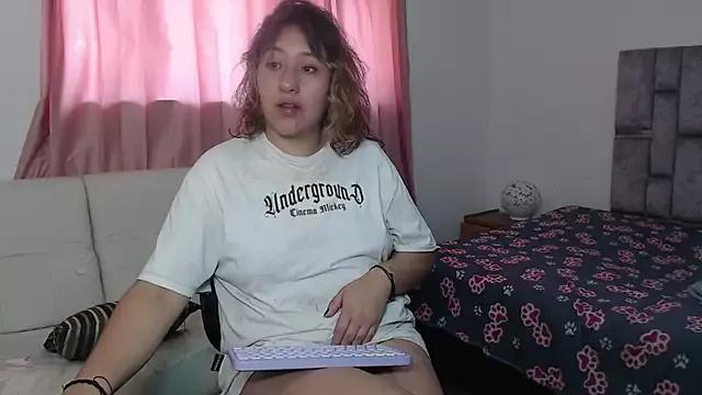 Aiimee_hills webcams show profile image 