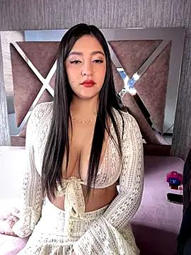 Ainhoa_Pink webcams show profile image 