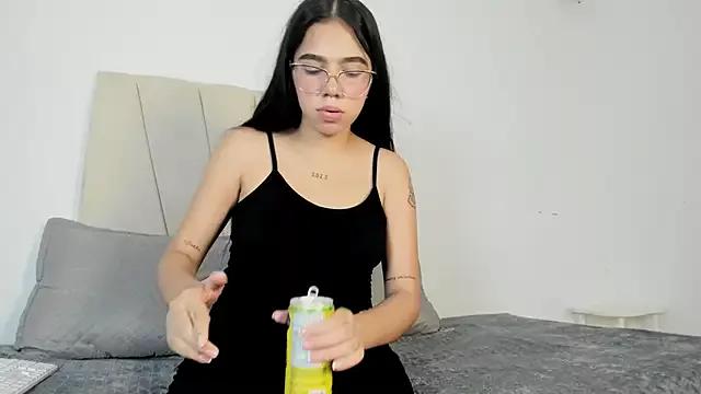 Ainoa_Pink from StripChat is Freechat