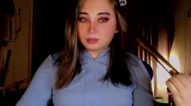 Discover our girls online shows and discover the company of countless livestreamers, with stunning shapes, sex toys and more.