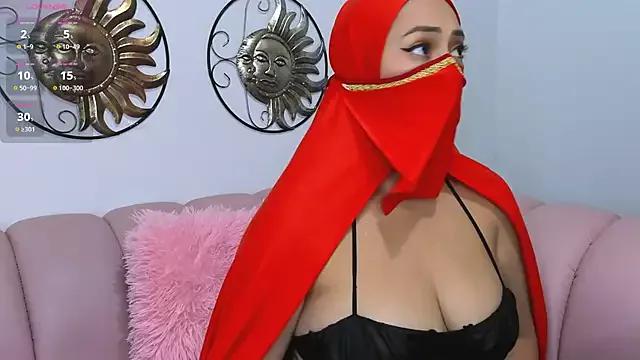 Discover our girls online shows and discover the company of countless livestreamers, with stunning shapes, sex toys and more.
