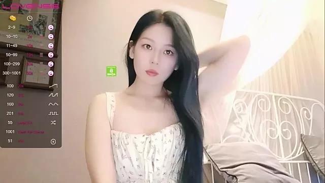 aiyami from StripChat