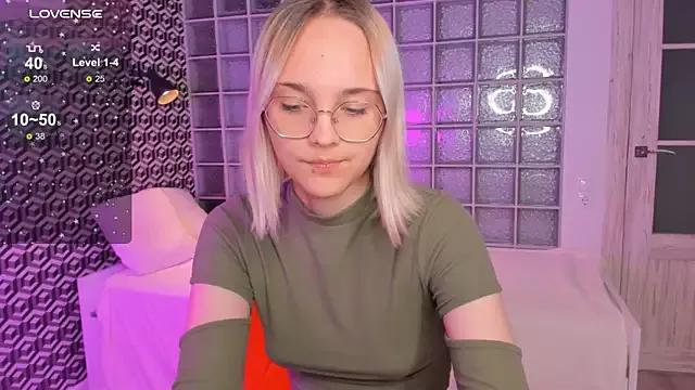 AkiraAkio from StripChat is Freechat
