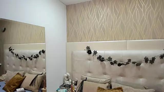 AlaiaCastle from StripChat is Freechat