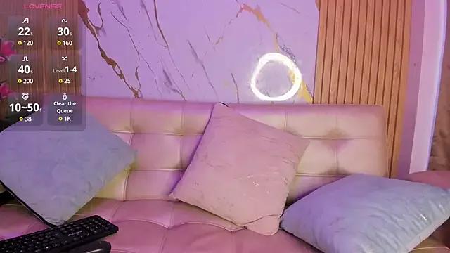 AlaishaAjane from StripChat