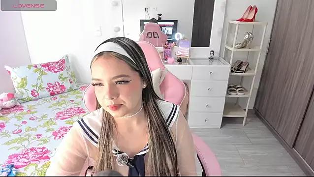 Alana_Banana_ from StripChat
