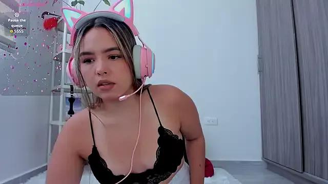 Alana_Banana_ from StripChat is Freechat