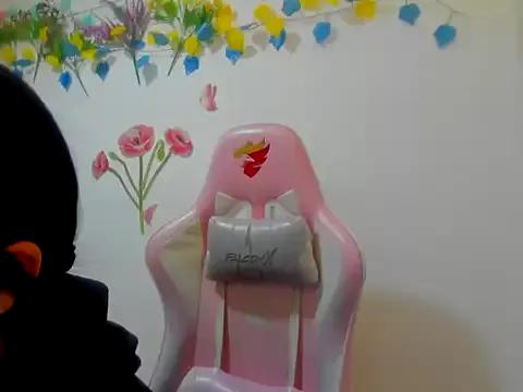 alana_collinss from StripChat is Freechat