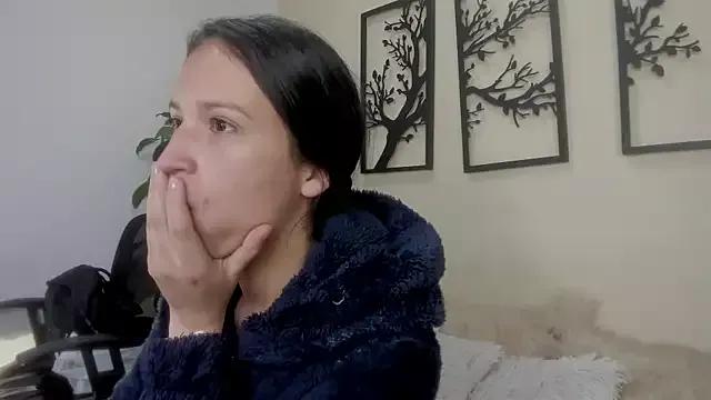 alana_collinss from StripChat