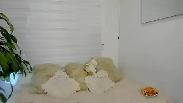 alana_collinss from StripChat