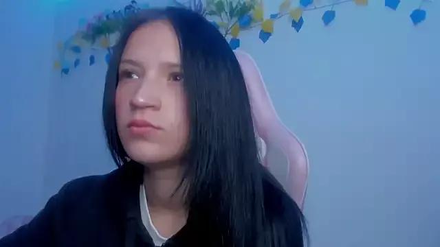 Discover our girls online shows and discover the company of countless livestreamers, with stunning shapes, sex toys and more.