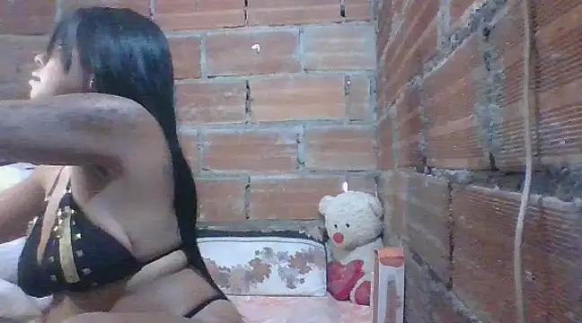 Discover our girls online shows and discover the company of countless livestreamers, with stunning shapes, sex toys and more.
