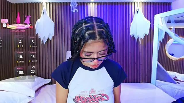 AlanaWalker9 from StripChat