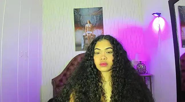 Discover our girls online shows and discover the company of countless livestreamers, with stunning shapes, sex toys and more.