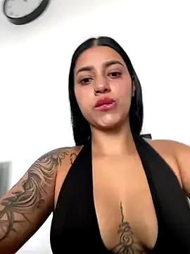 AlannaEvons from StripChat is Freechat