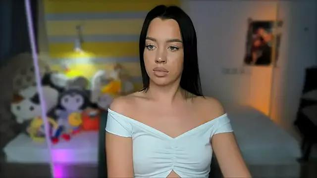 AlannaMiless from StripChat